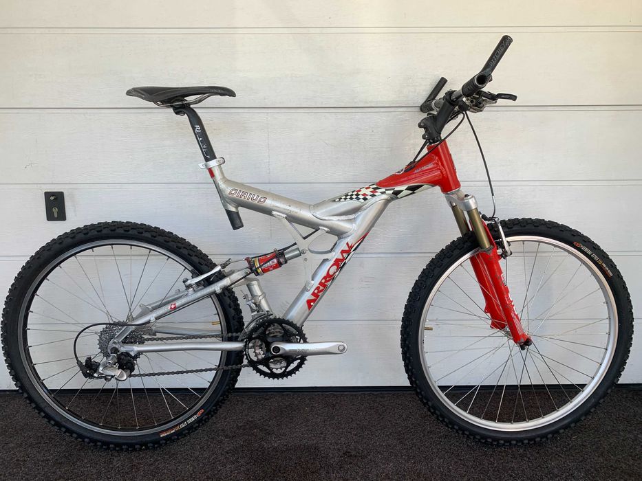 Rower Arrow Sirius Red Racing Shimano Deore XT Rock Shox SID Ritchey