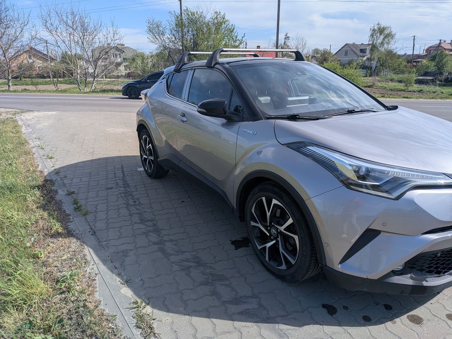 Toyota CH-R 1.8 гібрид