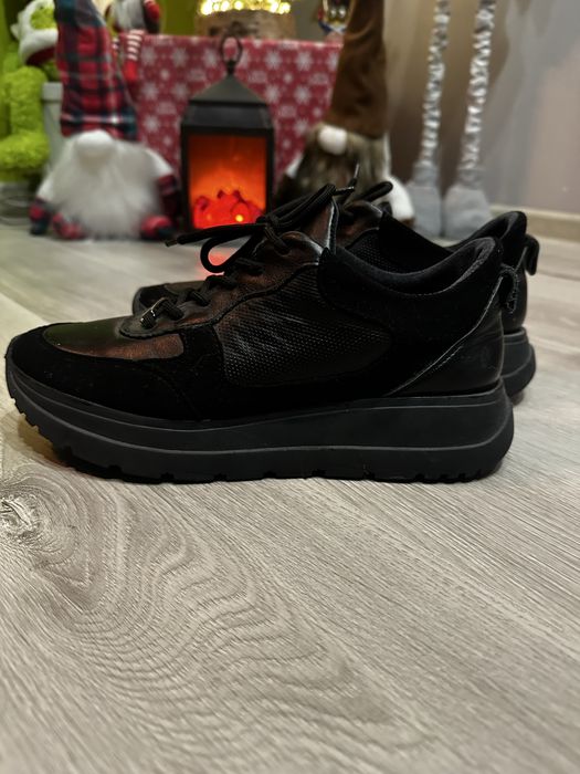 Кросівки унісекс нат шкіра р40