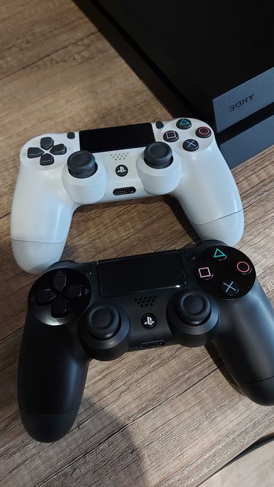 Playstation 4 1tb + uncharted4. Jak nowa!