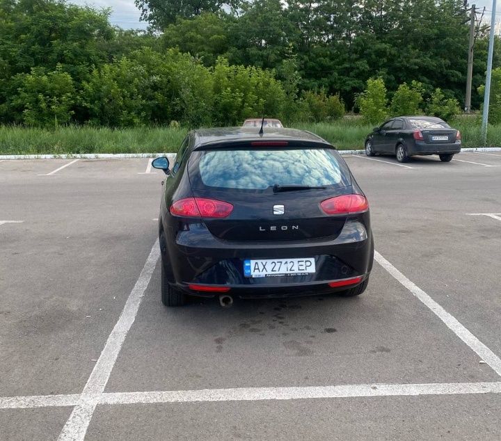 Продам автомобиль SEAT Leon