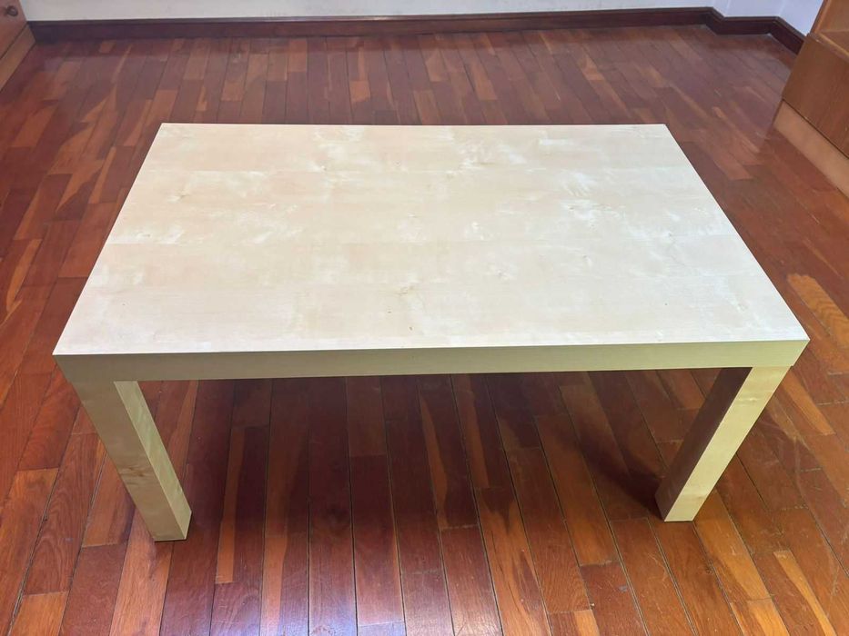 Mesa de Centro Minimalista em Madeira Clara – Como Nova