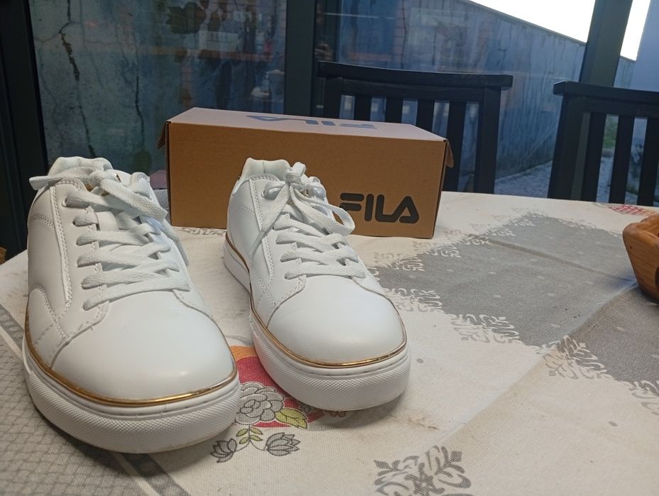 Tênis Fila ,senhora 41