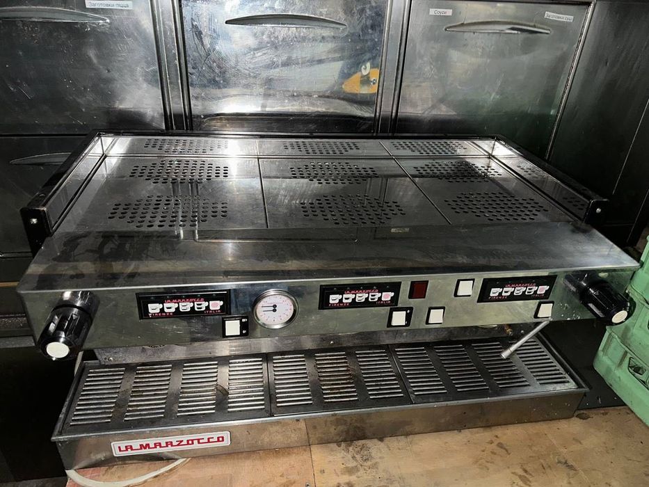 Продаю обладнання та меблі для кафе (комплект)