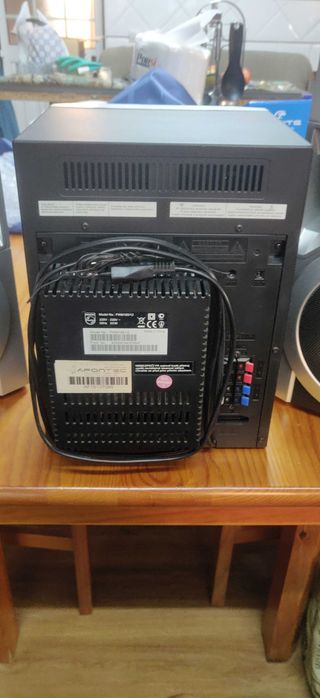 Aparelhagem HI-FI Philips Mod. FWM185/12 (RÁDIO, CD, MP3, USB)