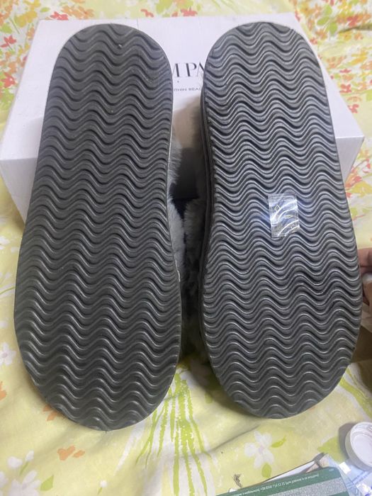 Тапочки на підошві хутряні