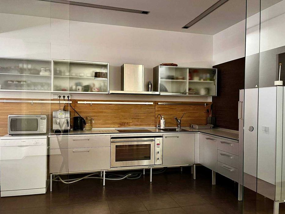 Продаж 3к квартири 140 кв. м на вул. Вернадського Володимира