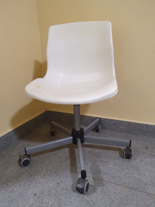 Fotel obrotowy dla dzieci z IKEA