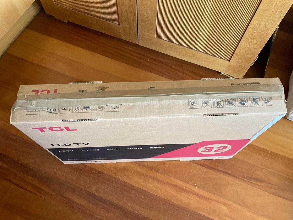TV LED TCL 32 polegadas nova