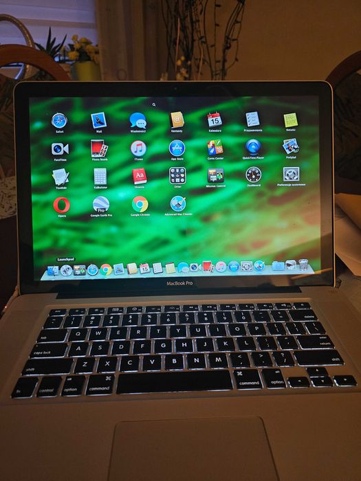Komputer przenośny McBook Pro 15"