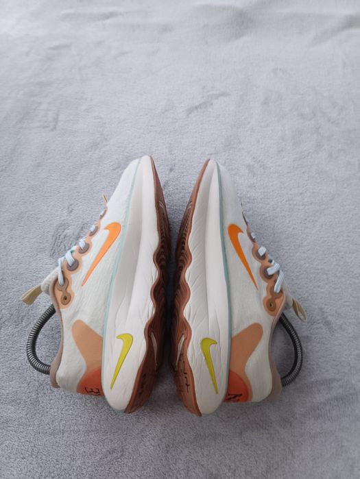 Женские кроссовки беговые Nike р39.5-40