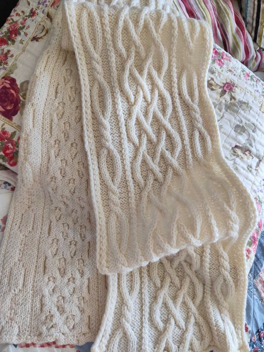 Теплый шерстяной вязаный шарф