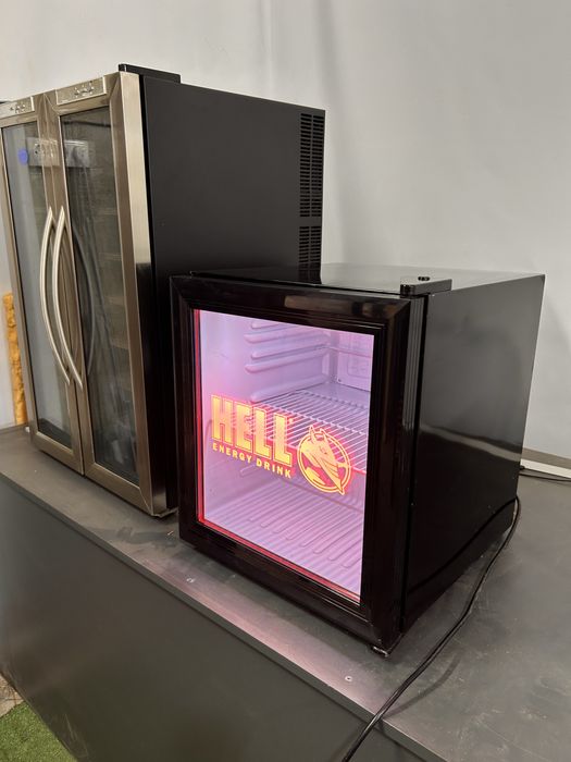 Узкий холодильник Холодильная витрина для напитков Кондитерская