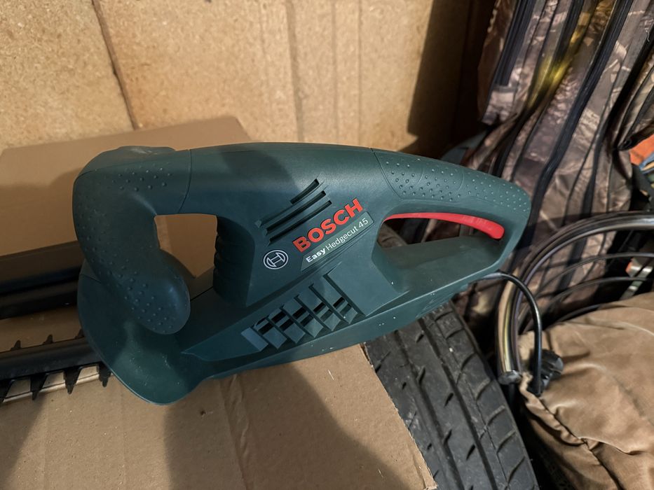 Кущоріз Bosch EasyHedgeCut 45