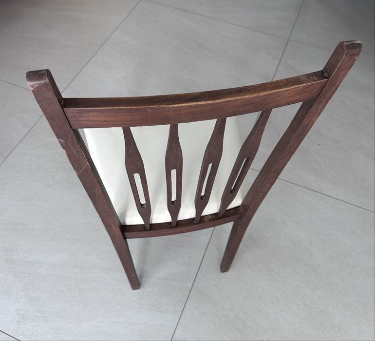 Cadeira de Sala em Madeira Maciça – Estilo Vintage