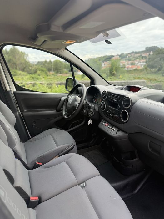Citroen berlingo 1.6 hdi automática 3 lugares