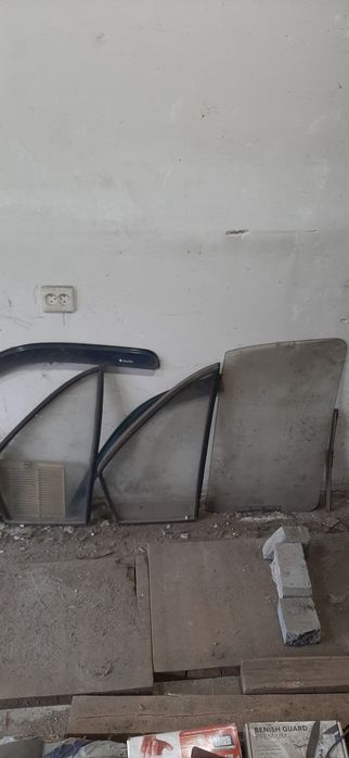Продам стекла дверей на Газель, Соболь