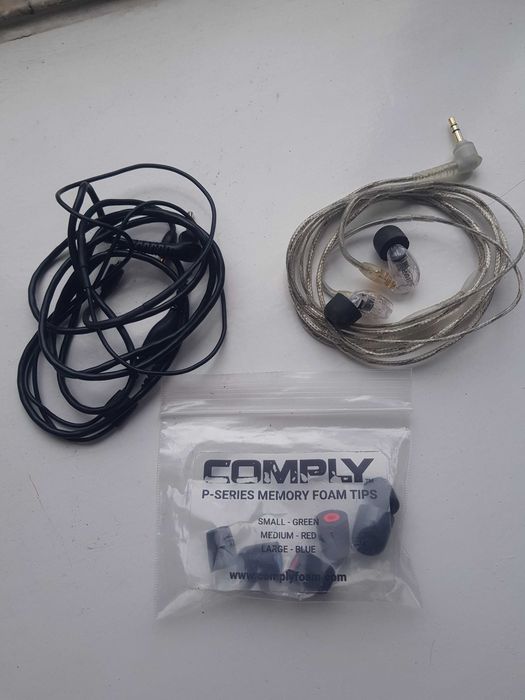 In-ear SHURE SE215