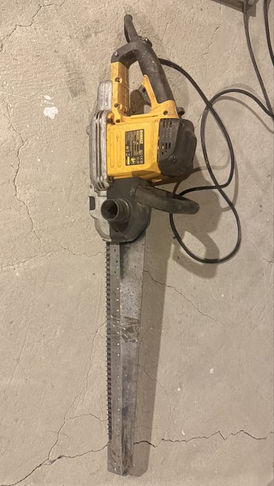 DeWalt DWE397 Alligator Piła
