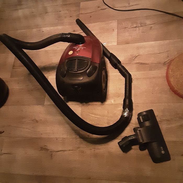 Пылесос  LG  1500