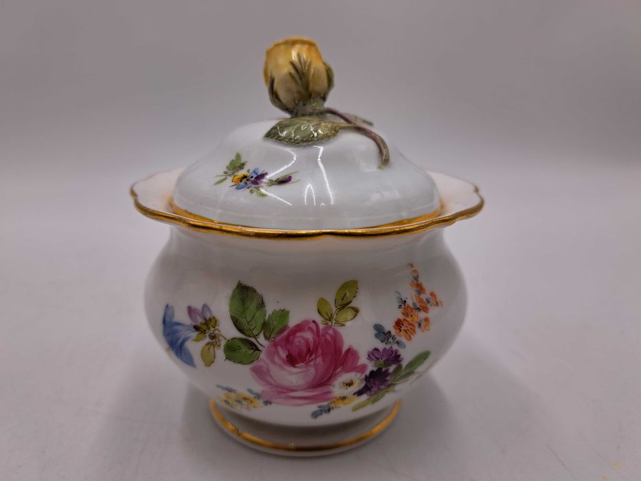 Cukiernica Miśnia Neuer Auschnitt róża kwiaty bukiety owady złocenia