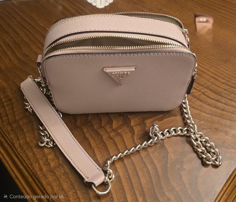 Mala senhora GUESS