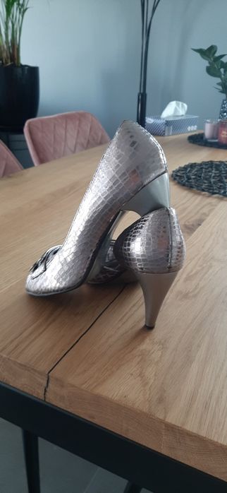 Przesyłka 1 zł Szpilki