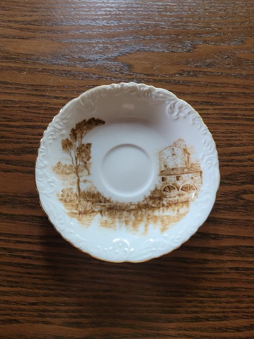 Conjunto de xícara e pires da Spal