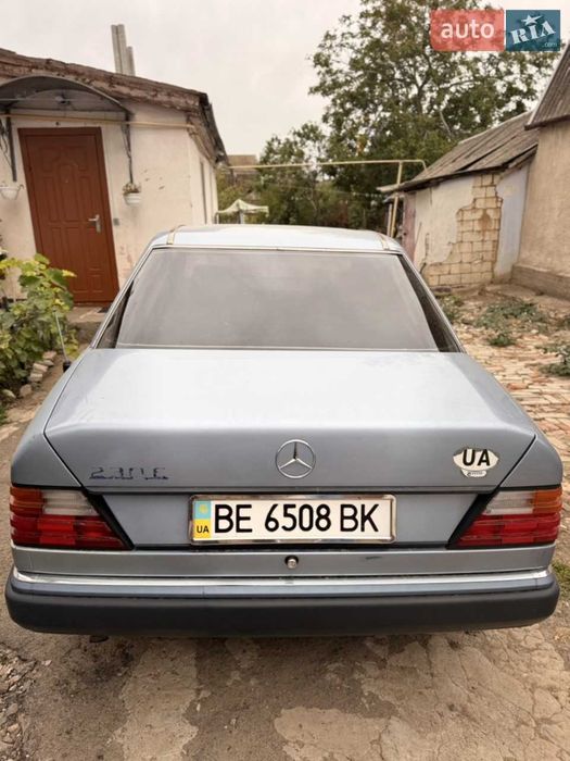 Mercedes-Benz W124