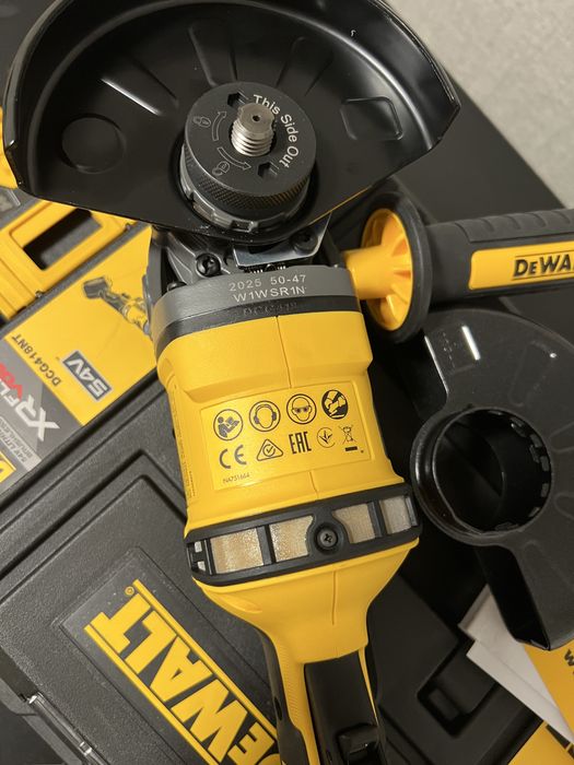 Акумуляторна болгарка DeWalt DCG418 FLEXVOLT 54V 125 мм