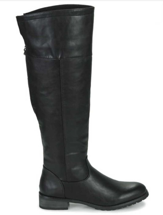 Botas pretas de cano alto