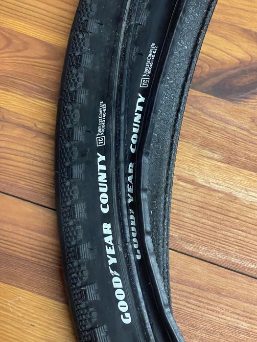 Pneu Goodyear County Tubeless Ready preto