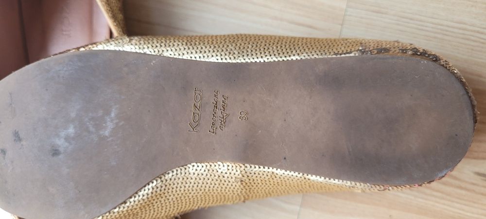 Buty baleriny Kazar 39 złote