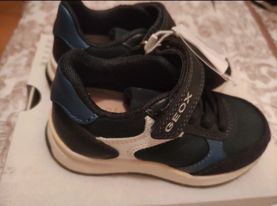 Vendo sapatilhas Geox tam 24