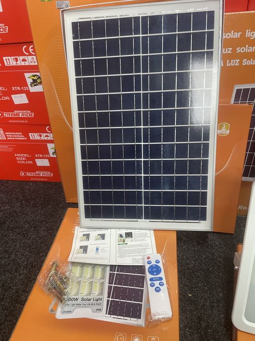 Lampa solarna VÖGLER GmBh 200W neutral, sensor zmierzchu, SMD