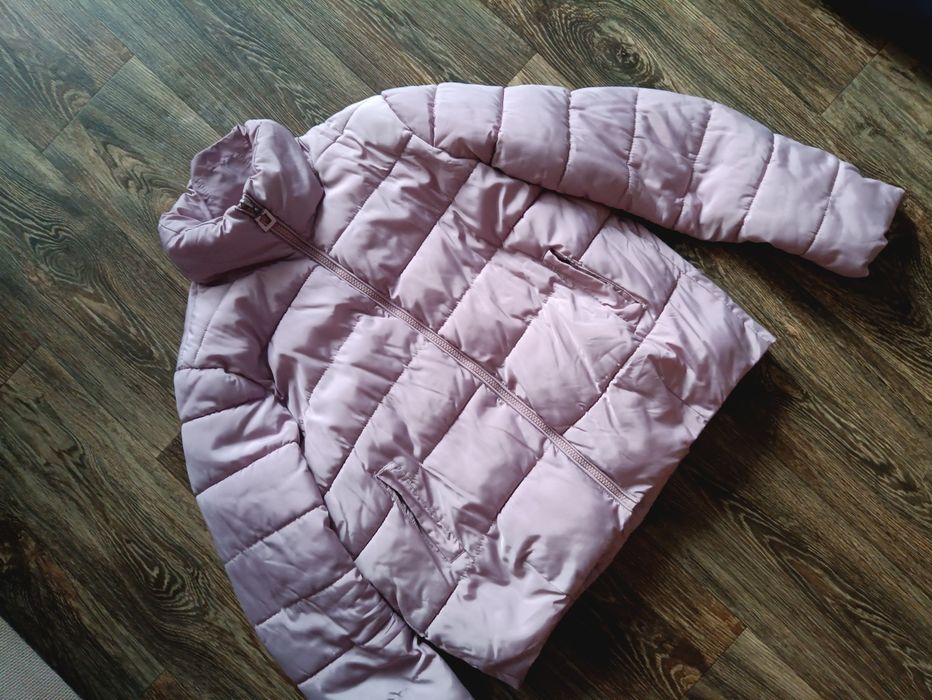 Продам курточки по 200