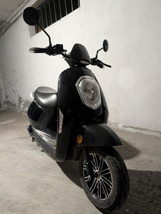 Mota Elétrica Preta