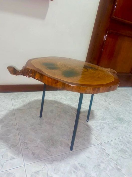 Mesa nova de apoio/centro feita á mão madeira tratada preço negociável