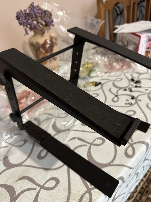 Підставка для ноутбука Millenium Laptopstand Clamp
