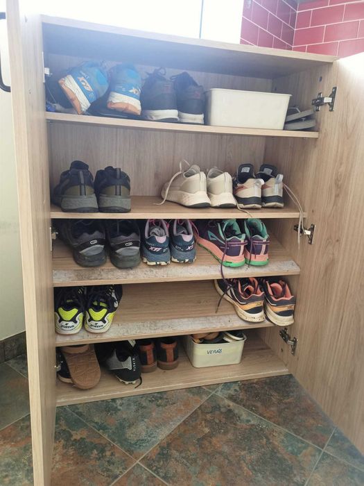 PRENDA NATAL - Sapateira elegante, espaçosa, com apenas 6 meses de uso