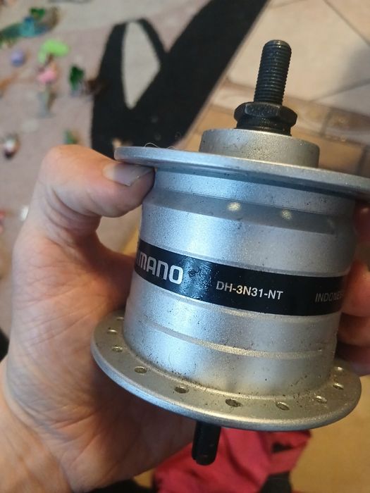 Prądnica rowerowa shimano,  dynamo w kole