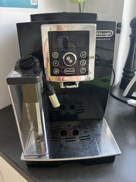 Ekspres do kawy De Longhi typ ECAM23.460.B