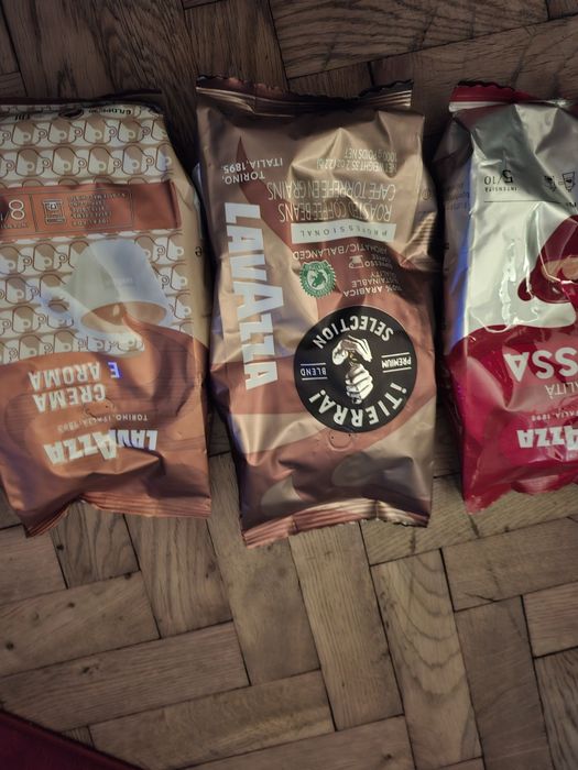 3 sztuki kawy ziarnistej Lavazza nadaje się do expresu