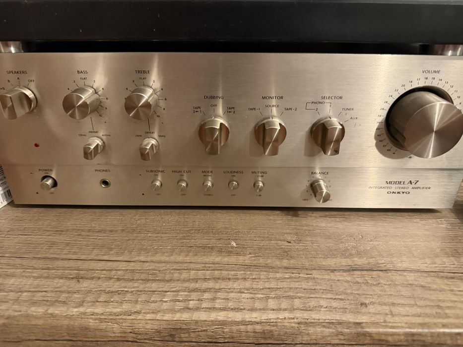 Wzmacniacz Onkyo a7
