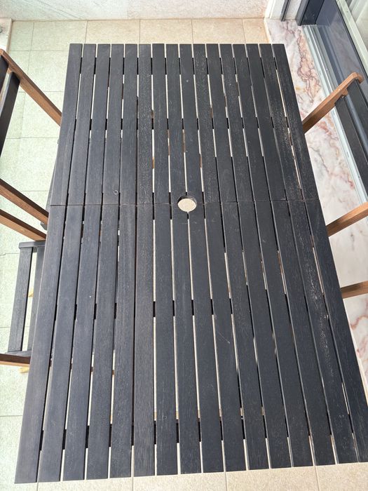 Mesa e 4 cadeiras de exterior