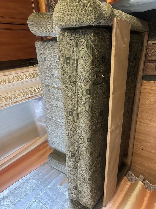 Віддам диван безкоштовно  В робочому стані