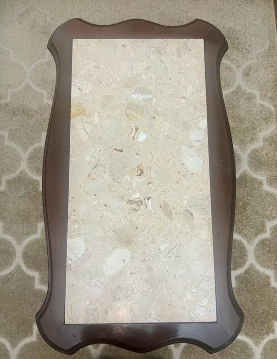 Mesa de centro de sala ( Mogno e mármore )