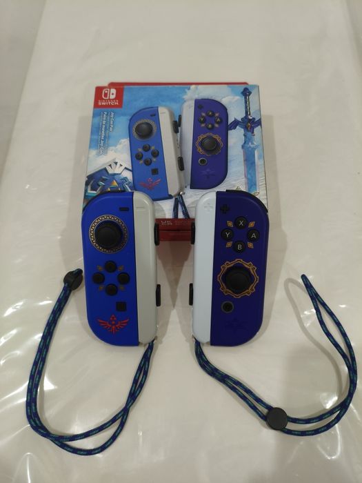 Joy-Cons Nintendo Switch Edição Especial Zelda: Skyward Sword HD (Com Caixa)