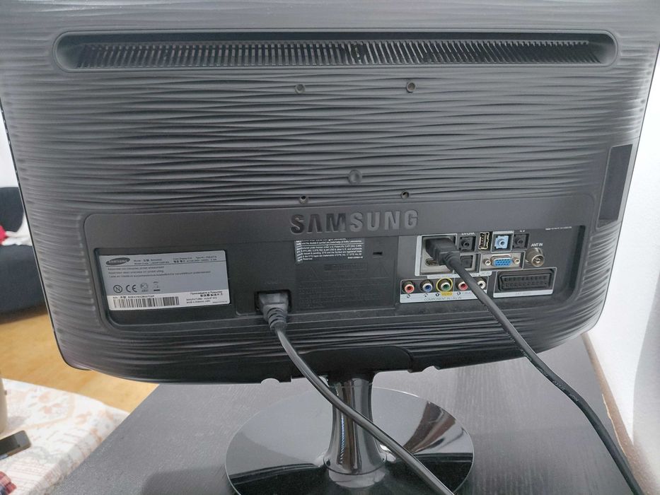 TV Samsung  a funcionar perfeitamente