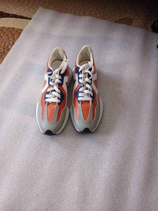 Продам кросівки 39 р